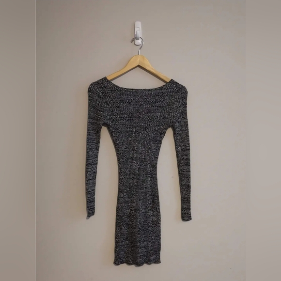 Long Sleeve Knit dress - Picture 3 of 3